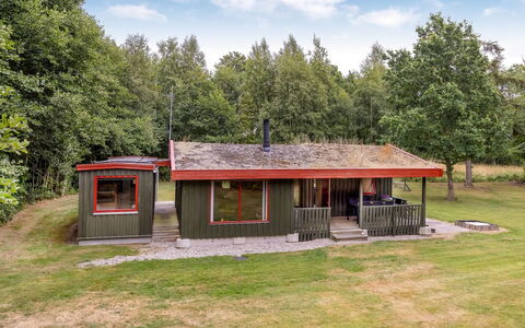 Arleta - 2Km from the Sea: Toit, Maison, Lot Terre, Domicile, Chalet, Biens, Batiments Jardin, Ombre, Cabane En Rondins, Aménagement Paysager