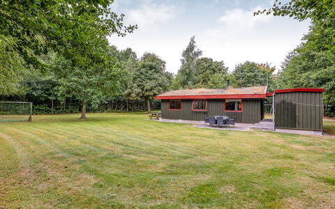 Arleta - 2Km from the Sea: Toit, Maison, Lot Terre, Domicile, Chalet, Biens, Batiments Jardin, Ombre, Cabane En Rondins, Aménagement Paysager
