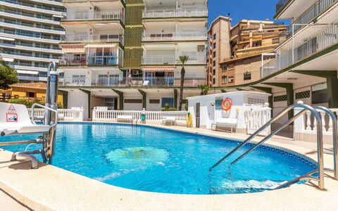 Las Vegas Ii: Appartement, Condominium, Usage Mixte, Hôtel, Balcon