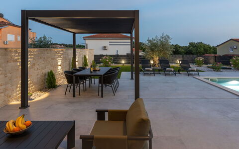 Villa Angelus: Appartement, Condominium, Usage Mixte, Hôtel, Balcon