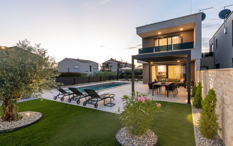 Villa Angelus: Appartement, Condominium, Usage Mixte, Hôtel, Balcon