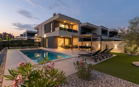 Villa Angelus: Appartement, Condominium, Usage Mixte, Hôtel, Balcon