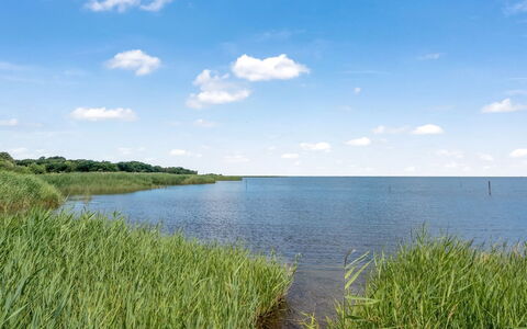Apsolon - 100M from the Sea: Ciel, Bleu, Ressources En Eau, L'Eau, Nuage, Horizon, Paysage Naturel, Écorégion, Voie Navigable, Banque