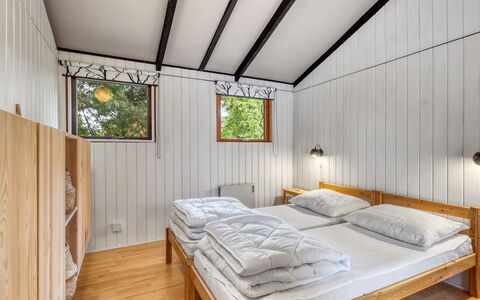 Thorunn - 250M from the Sea: Bois, Plafond, Design Intérieur, Sol, Sol, Chambre, Lit, Dur, Pièce, Tache De Bois