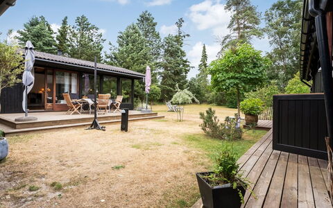 Thorunn - 250M from the Sea: Arbuste, Toit, Domicile, Maison, Chalet, Lot Terre, Jardin, Ombre, Cour