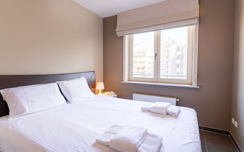 Casa Nova with Balcony: Lit, Design Intérieur, Chambre, Drap De Lit, Literie, Sol, Linge, Appartement, Pièce, Domicile