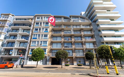 Casa Nova with Balcony: Bâtiment, Jour, Appartement, Zone Urbaine, Ville, Zone Métropolitaine, Zone Résidentielle, Quartier, Architecture, Condominium