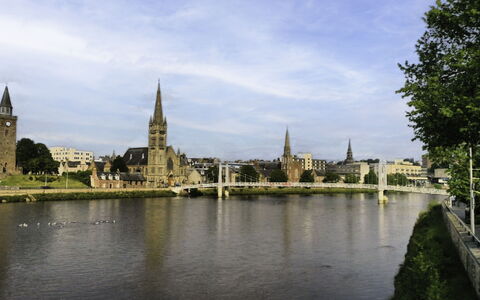 Thistle Cottage: L'Eau, Ressources En Eau, Plan D'Eau, Voie Navigable, Clocher, Flèche, Canal, Cours D'Eau, Ville, Banque