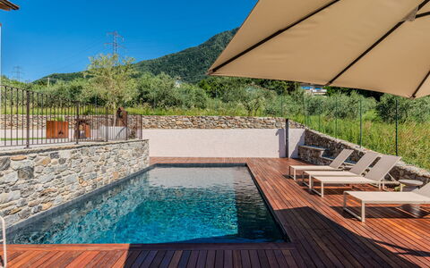 Aura: Piscine, Colline, Chaîne De Montagnes, Composite, Plate-Forme, Eco Hôtel, Dur, Crête, Parquet, Planche