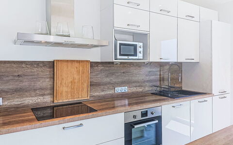 E Follicie: Comptoir, Cuisine, Cabinetry, Sol, Appareil De Cuisine, Bois, Design Intérieur, Principaux Appliance, Sol, Domicile