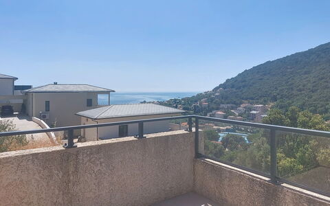 E Follicie: Balcon, Appartement, Daylighting, Balustrade