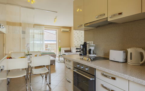 Patti: Design Intérieur, Cuisine, Comptoir, Meubles, Sol, Appareil De Cuisine, Sol, Principaux Appliance, Cabinetry, Plafond