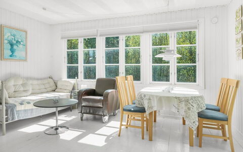 Inan - 800M from the Sea: Meubles, Design Intérieur, Sol, Sol, Bois, Plafond, Canapé, Table, Pièce, Salon