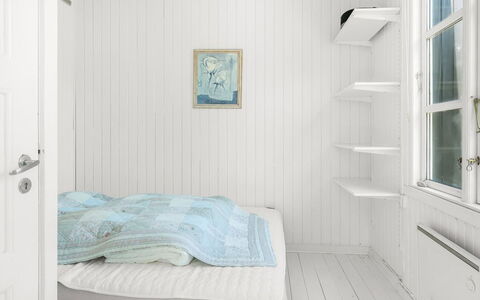 Inan - 800M from the Sea: Bois, Sol, Sol, Design Intérieur, Plafond, Chambre, Pièce, Domicile, Lit, Literie