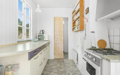 Inan - 800M from the Sea: Sol, Bois, Cuisine, Design Intérieur, Sol, Comptoir, Plafond, Cabinetry, Principaux Appliance, Appareil De Cuisine