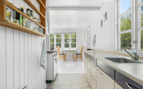 Inan - 800M from the Sea: Sol, Bois, Cuisine, Design Intérieur, Sol, Plafond, Domicile, Comptoir, Parquet, Cabinetry