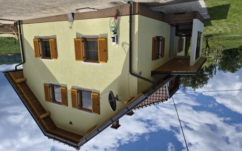 Haus Valentin: Domicile, Peindre, Daylighting, Balcon, Siding