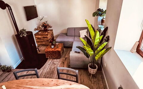Eifelhuis im Salmtal: Meubles, Design Intérieur, Sol, Bois, Canapé, Sol, Salon, Pièce, Table, Domicile