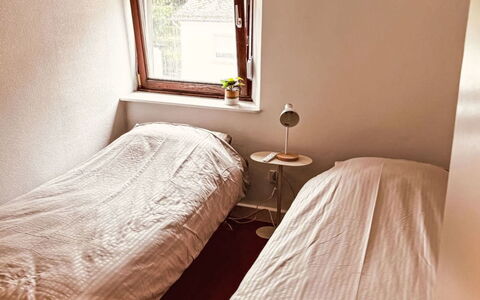 Eifelhuis im Salmtal: Lit, Chambre, Sol, Mur, Drap De Lit, Bois, Literie, Sol, Linge, Design Intérieur