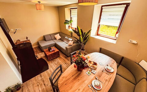 Eifelhuis im Salmtal: Meubles, Design Intérieur, Sol, Bois, Sol, Canapé, Salon, Domicile, Pièce, Parquet