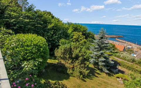 Görel - 250M from the Sea: Bleu, Nuage, Horizon, Mer, Arbuste, Océan, Cotiers Et Relief Océaniques, Côte, Tropiques, Aménagement Paysager