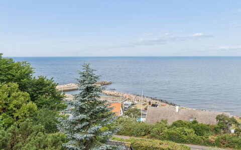 Görel - 250M from the Sea: Ciel, Bleu, Jour, Horizon, Mer, Cotiers Et Relief Océaniques, Côte, Océan, Nuage, Tropiques