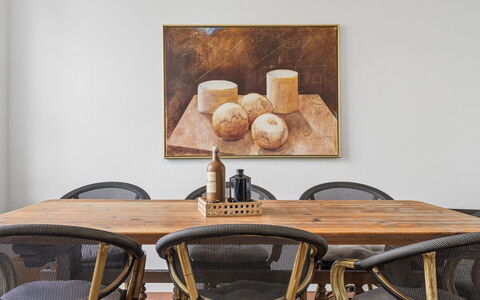 Görel - 250M from the Sea: Meubles, Bois, Table, Design Intérieur, Salle À Manger, Table Cuisine Et Salle A Manger, Chaise, Cadre, Pièce, Matériau Naturel