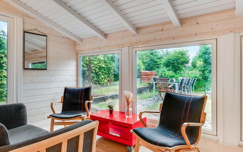 Unto - 6Km from the Sea: Bois, Meubles, Design Intérieur, Plafond, Sol, Domicile, Sol, Pièce, Salon, Chaise