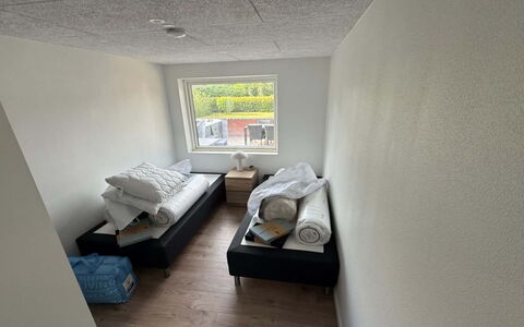 Alette - 400M from the Sea: Sol, Sol, Bois, Design Intérieur, Pièce, Meubles, Appartement, Chambre, Lit