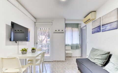 Cannes: Design Intérieur, Sol, Sol, Appartement, Meubles, Pièce, Canapé, Salon, Chaise