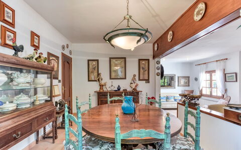 Quietud: Meubles, Design Intérieur, Bois, Sol, Table, Plafond, Chaise, Salle À Manger, Sol, Pièce