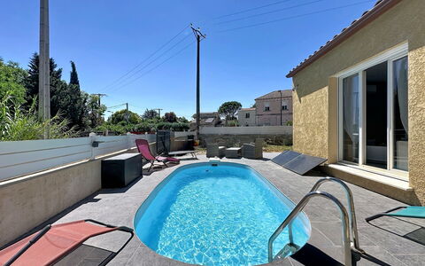 Villa des Amoureux: Bleu, Piscine, Zone Résidentielle, Composite, Domicile, Mobilier De Jardin, Recours, Ombre, Béton, Biens