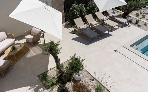Orkula: Design Intérieur, Meubles, Bois, Sol, Plafond, Sol, Pièce, Éclairage, Appartement, Table