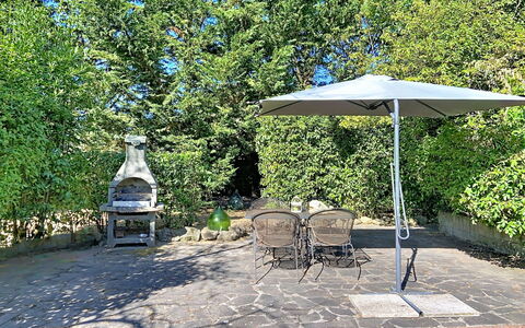 Di Lella: Design Intérieur, Meubles, Bois, Sol, Plafond, Sol, Pièce, Éclairage, Appartement, Table