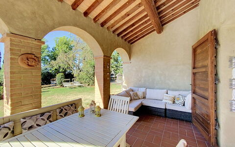Di Lella: Design Intérieur, Meubles, Bois, Sol, Plafond, Sol, Pièce, Éclairage, Appartement, Table