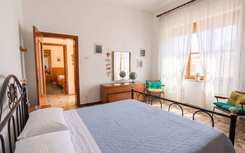 Vela Latina: Design Intérieur, Meubles, Bois, Sol, Plafond, Sol, Pièce, Éclairage, Appartement, Table