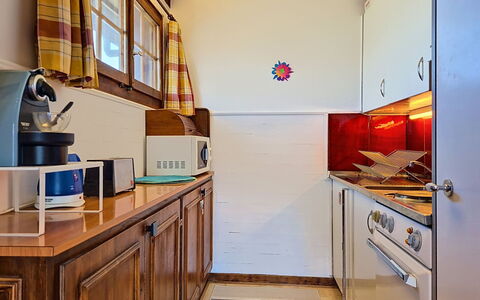 Balcon du Ciel 1: Bois, Design Intérieur, Sol, Cuisine, Sol, Comptoir, Pièce, Cabinetry, Principaux Appliance, Meubles