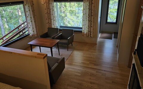 Villa Rääpys: Chaîne De Montagnes, Balcon, Village De Montagne
