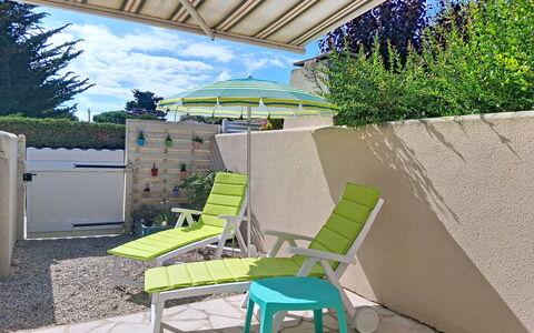 Les Joncs: Chaîne De Montagnes, Balcon, Village De Montagne