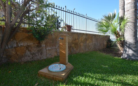 La Villa di Giusy: Jardin, Aménagement Paysager, Pelouse, Arrière-Cour, Cour, Passerelle
