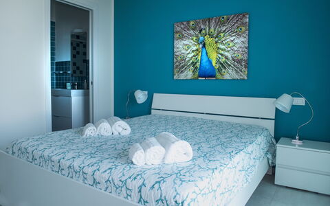 A Casa di Gio: Meubles, Bleu, Design Intérieur, Lit, Chambre, Mur, Sol, Sol, Literie, Drap De Lit