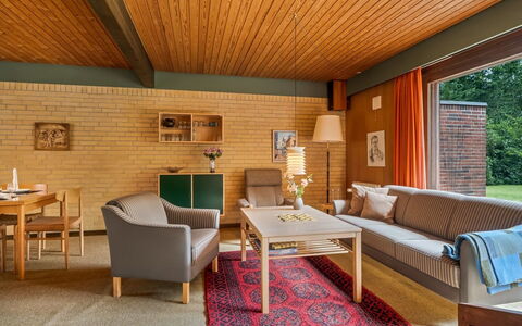 Milly - 500M to the Fjord: Meubles, Design Intérieur, Sol, Bois, Plafond, Sol, Canapé, Table, Salon, Chaise