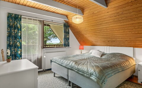 Milly - 500M to the Fjord: Lit, Chambre, Design Intérieur, Drap De Lit, Bois, Literie, Plafond, Meubles, Sol, Sol