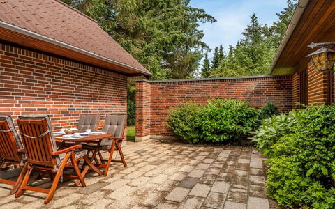 Milly - 500M to the Fjord: Brique, Arbuste, Jardin, Brickwork, Mobilier De Jardin, Dalle, Couverture De Sol, Aménagement Paysager, Arrière-Cour, Ombre
