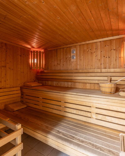 Rives du Lac: Plafond, Composite, Piscine, Recours, Conception, Tache De Bois, Hôtel, Centre De Loisirs, Sauna, Luminaire