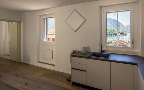 Next Comacina, Lago di Como: Sol, Bois, Design Intérieur, Sol, Comptoir, Plafond, Parquet, Cuisine, Domicile, Meubles