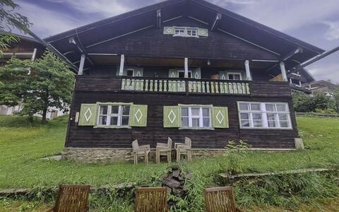 Grafenast: Bâtiment, Maison, Chalet, Domicile, Architecture, Zone Rurale, Toit, Siding, Porche, Porte