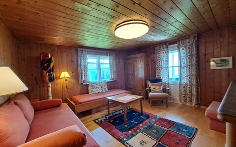 Grafenast: Design Intérieur, Plafond, Sol, Sol, Pièce, Tache De Bois, Dur, Cadre, Parquet, Salon