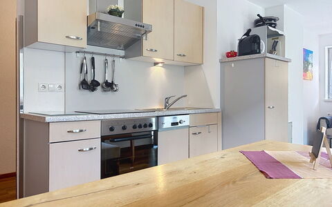 Pettneu am Arlberg 662: Appareil De Cuisine, Cuisine, Comptoir, Meubles, Cabinetry, Principaux Appliance, Bois, Sol, Design Intérieur, Cuisinière