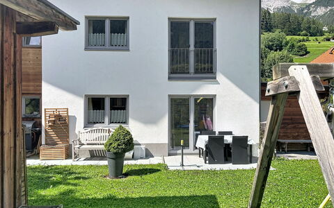 Pettneu am Arlberg 662: Maison, Domicile, Zone Résidentielle, Chalet, Toit, Porche, Balcon, Biens, Jardin, Cour